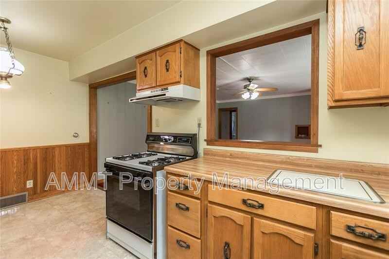 1330 Lincoln Dr - Photo 6 of 25