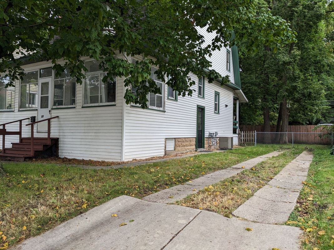 321 Ramsey St - Photo 3 of 29