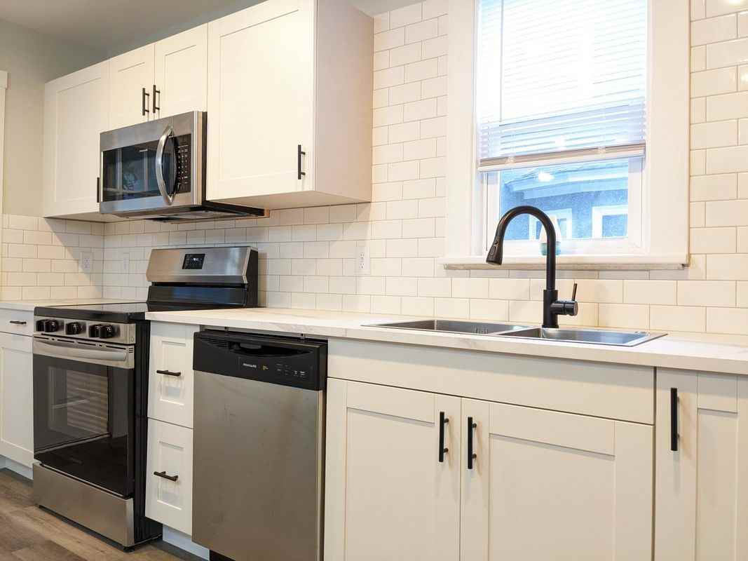 321 Ramsey St - Photo 4 of 29