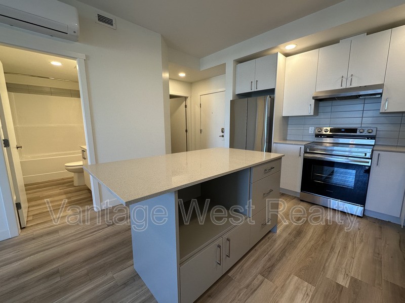 801 Frost Rd - Photo 3 of 19