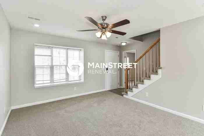 1208 Deena St - Photo 2 of 16