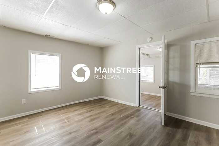 954 S 8th St - Photo 5 of 16