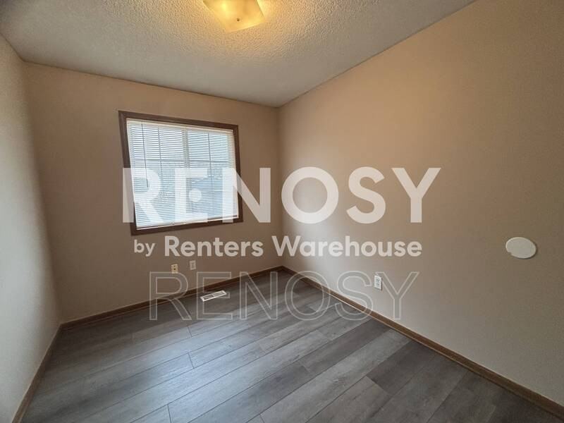 1504 6th Ave Se - Photo 7 of 13