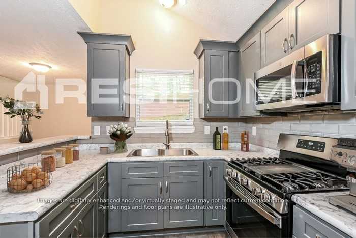 2045 Scarbrough Trl E - Photo 4 of 20