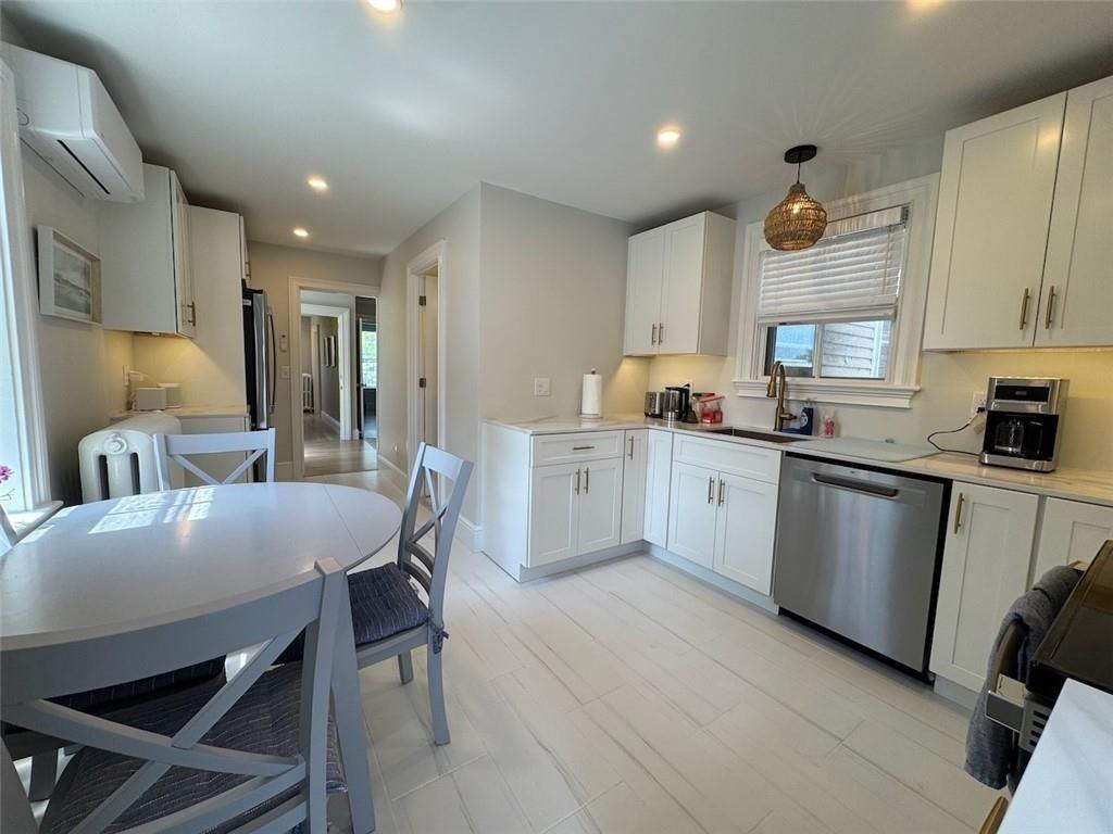 8 Barney St ##B - Photo 2 of 12