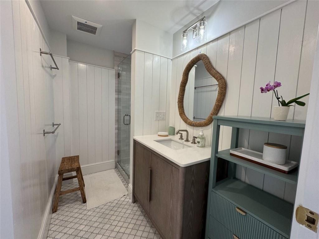 8 Barney St ##B - Photo 7 of 12