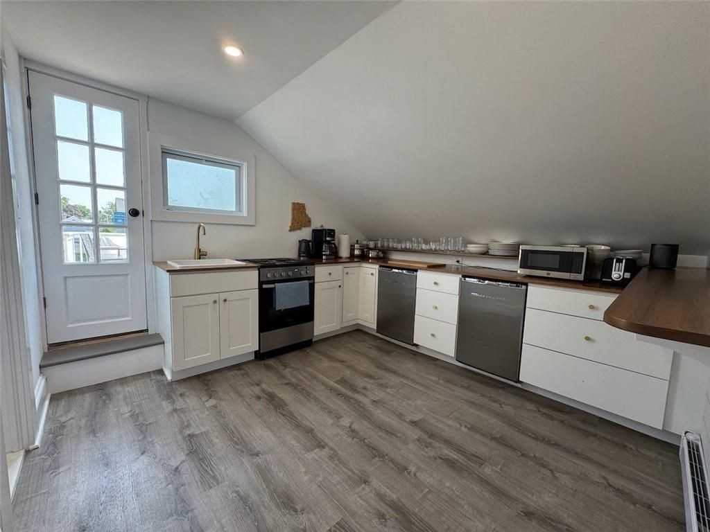 8 Barney St ##3 - Photo 6 of 12