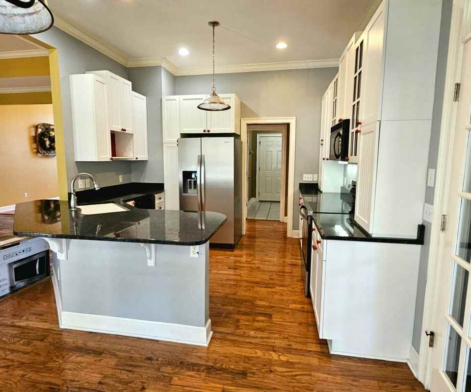 366 Bellingham Dr - Photo 5 of 40