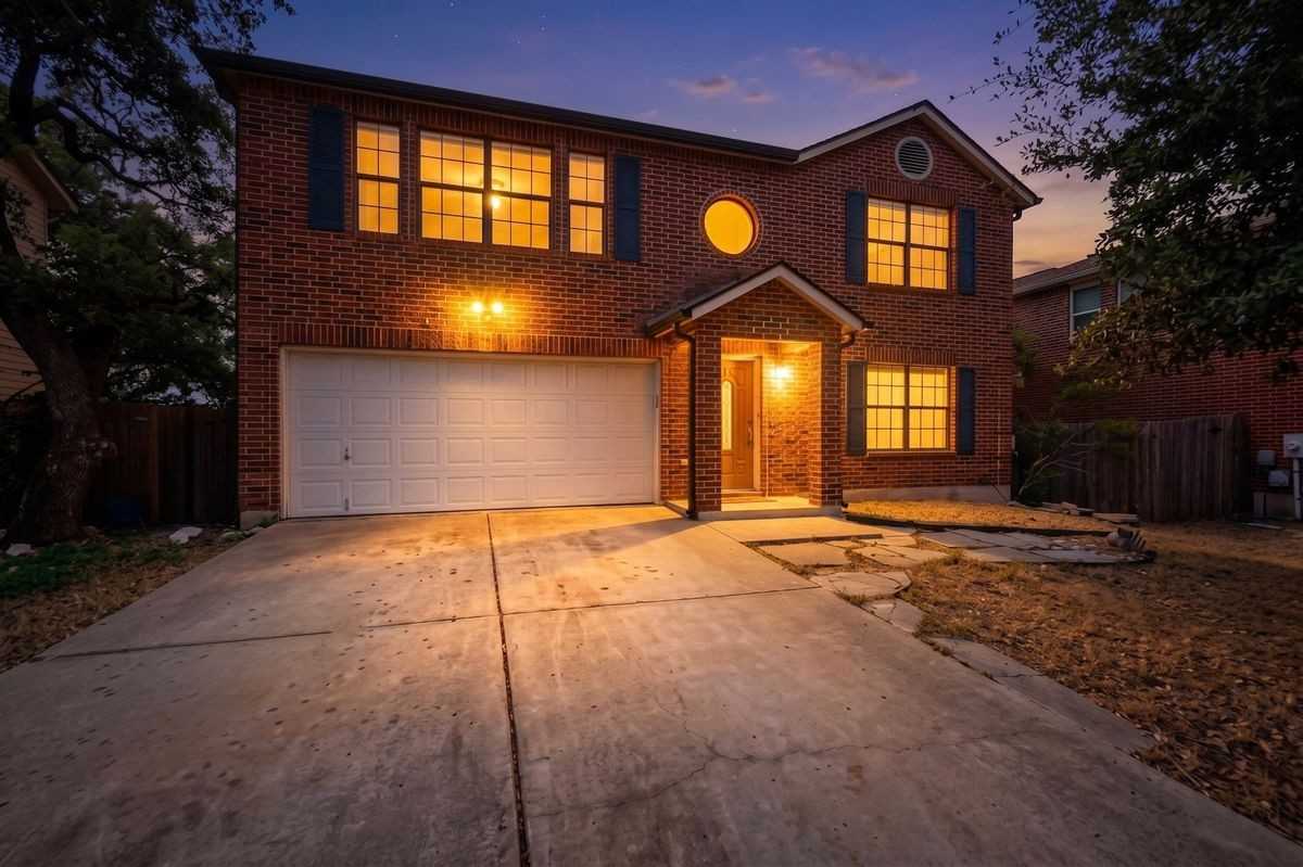 11517 Chatam Berry Ln - Photo 2 of 26