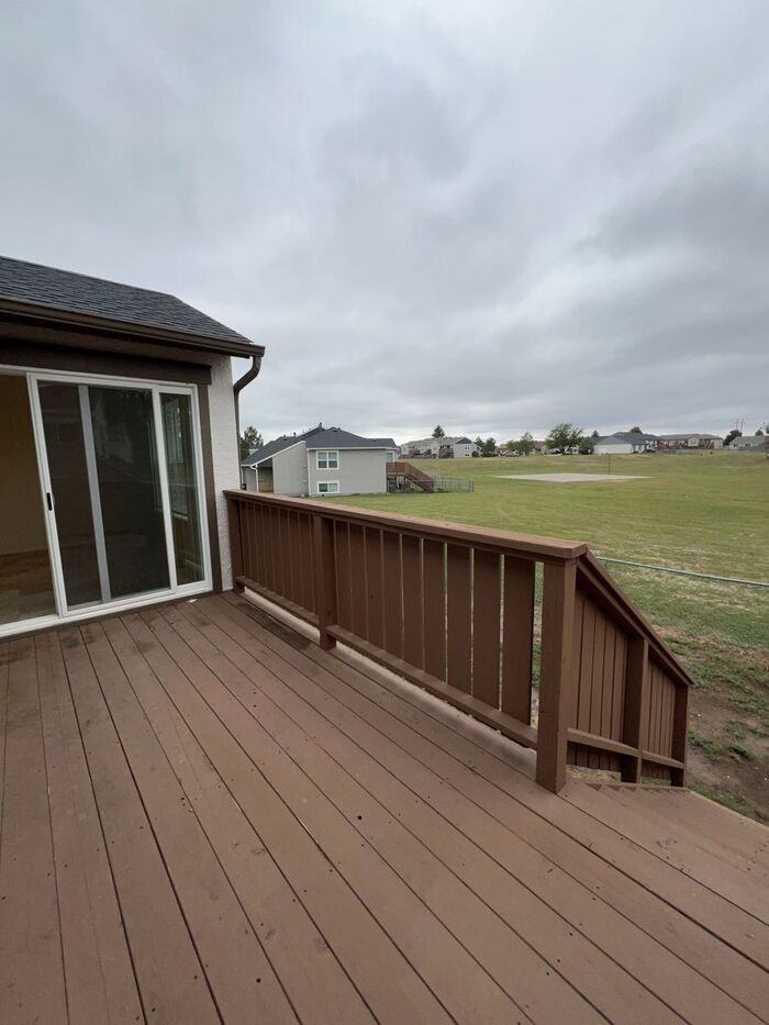 268 Mellette Ct - Photo 2 of 9