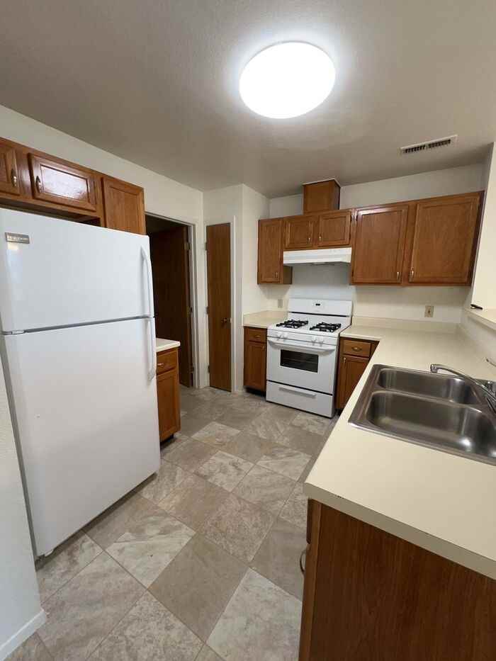268 Mellette Ct - Photo 4 of 9