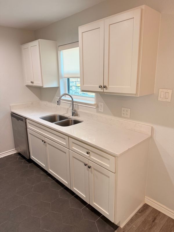3913 Inwood Rd - Photo 5 of 15
