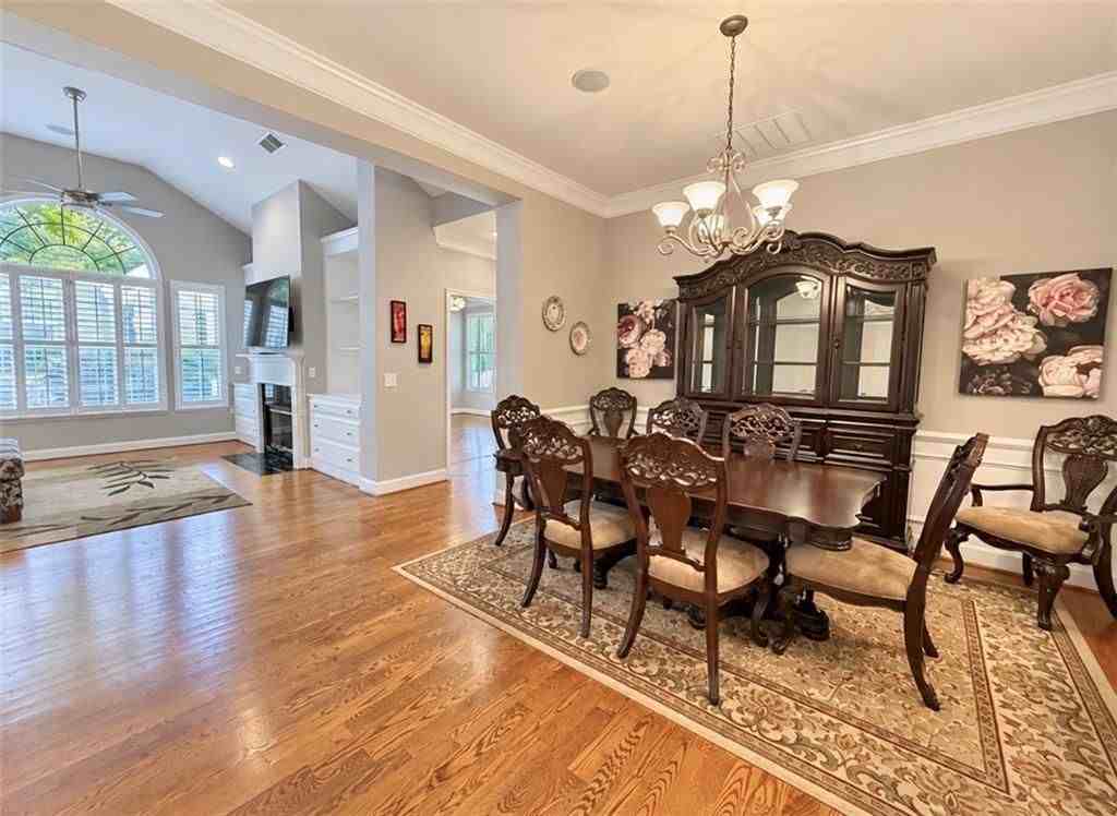 2100 Village Ln - Photo 6 of 27