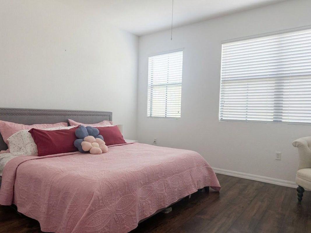 1091 Nw 33rd St - Photo 7 of 10