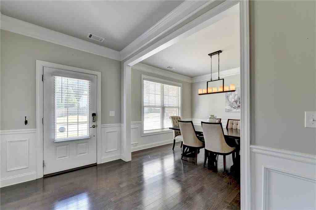 3860 Grandview Manor Dr - Photo 3 of 37