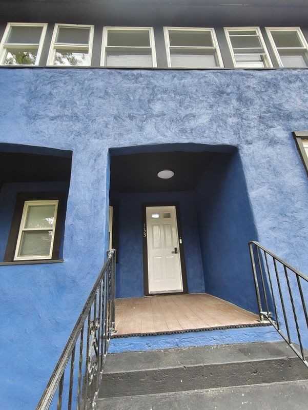133 Lincoln Ave - Photo 2 of 12