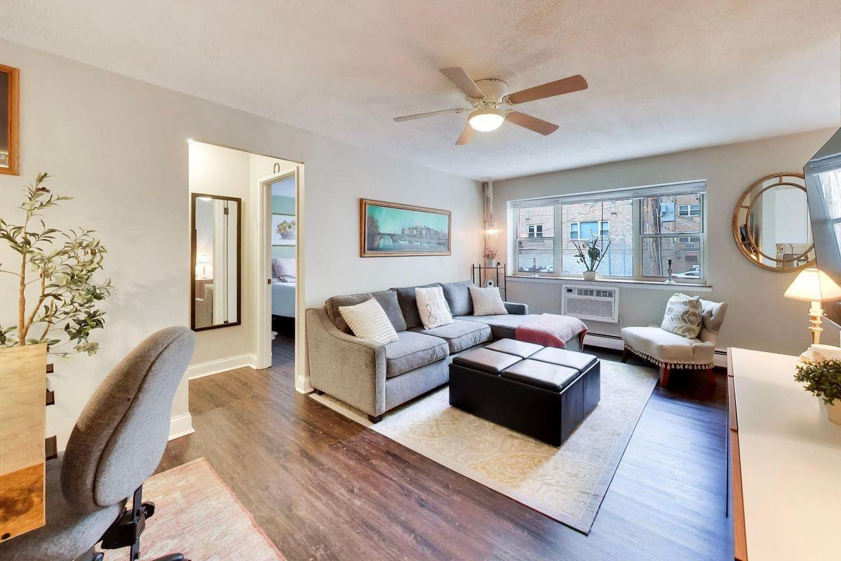 420 W Aldine Ave Apt 228 - Photo 7 of 20