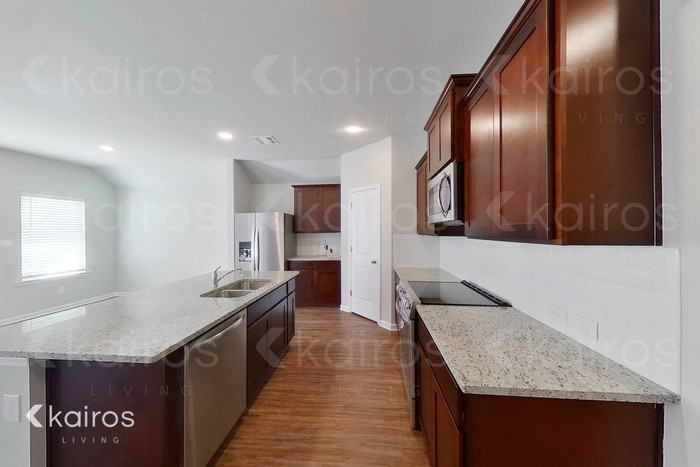 11480 Brookwood Dr - Photo 5 of 22