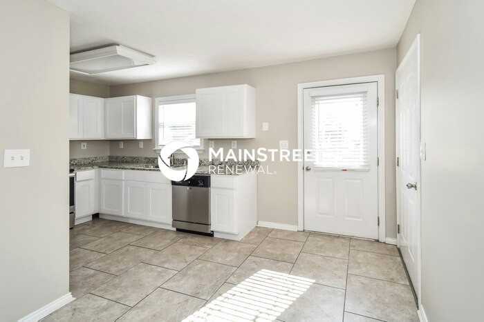 7801 Legler Dr - Photo 6 of 17
