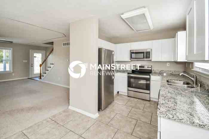 7801 Legler Dr - Photo 7 of 17