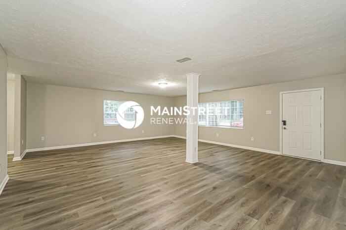 2135 E 75th St - Photo 2 of 16