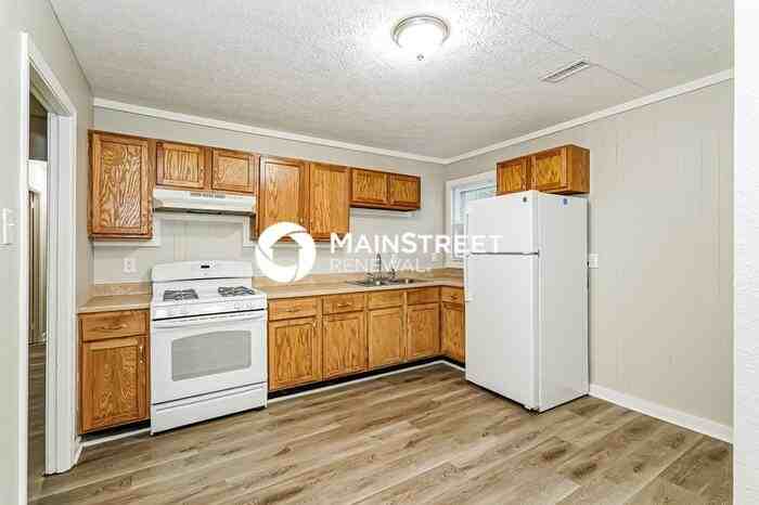 2135 E 75th St - Photo 5 of 16