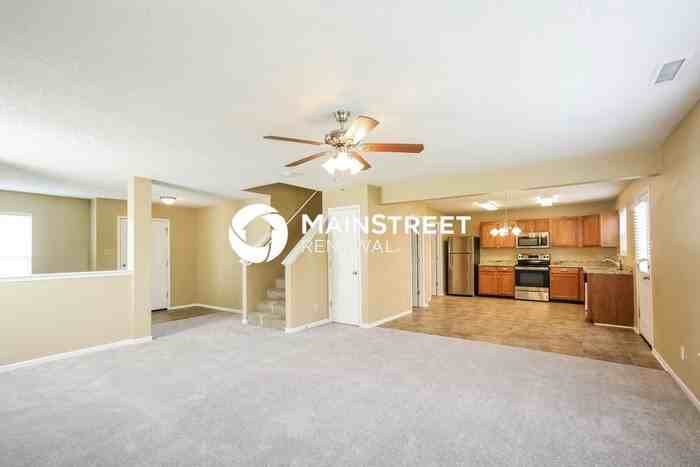 735 Streamside Dr - Photo 5 of 16
