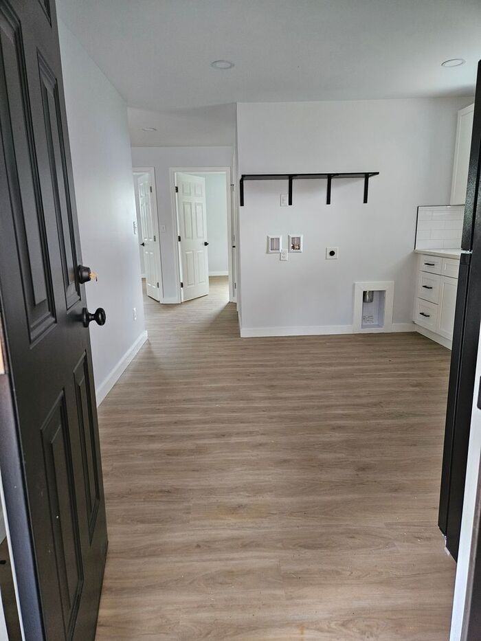 615 E Saunders Ave - Photo 6 of 8