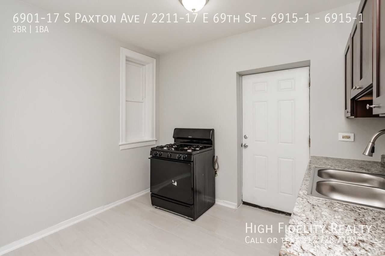 6901-17 S Paxton Ave / 2211-17 E 69th St - 6915-1 #6915-1 - Photo 4 of 11