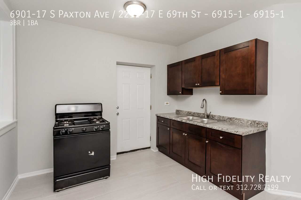6901-17 S Paxton Ave / 2211-17 E 69th St - 6915-1 #6915-1 - Photo 5 of 11