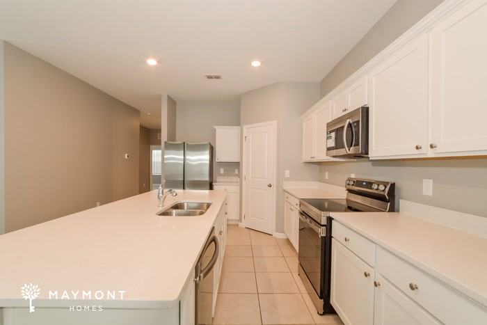 335 Kenilworth Dr - Photo 6 of 14