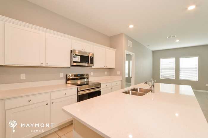 335 Kenilworth Dr - Photo 7 of 14
