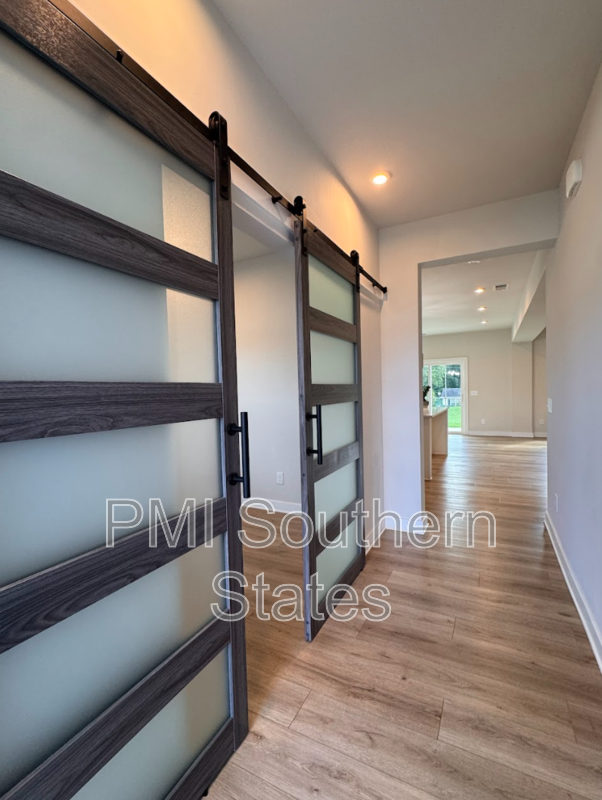 204 Delamere Dr - Photo 4 of 17