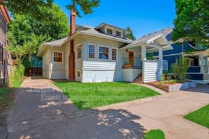 featured image of 2249 E Burnside St
