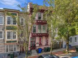 featured image of 121 E Franklin St #4