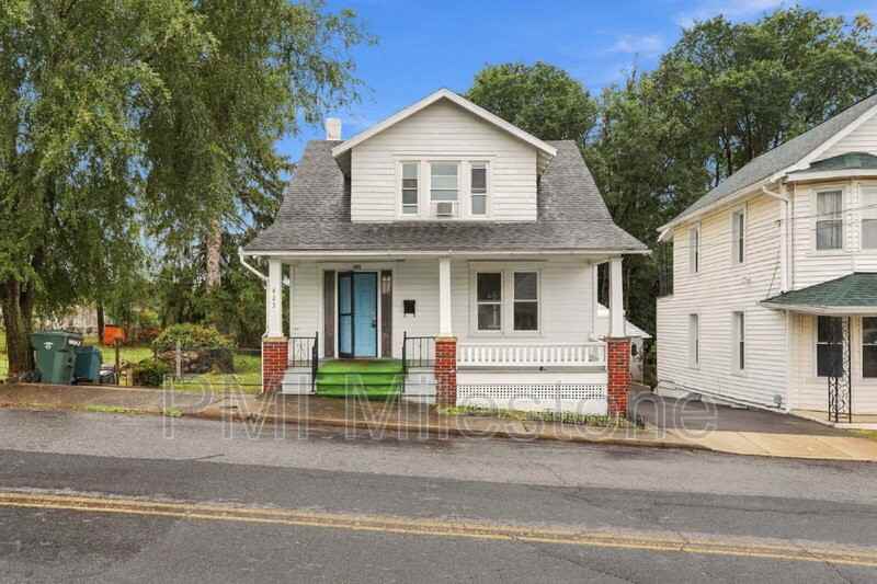 423 E Washington St - Photo 3 of 40
