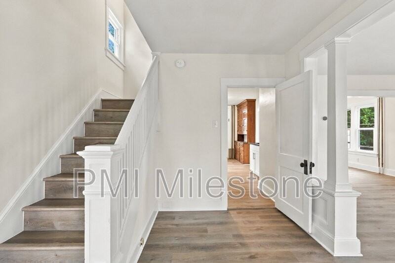 423 E Washington St - Photo 5 of 40