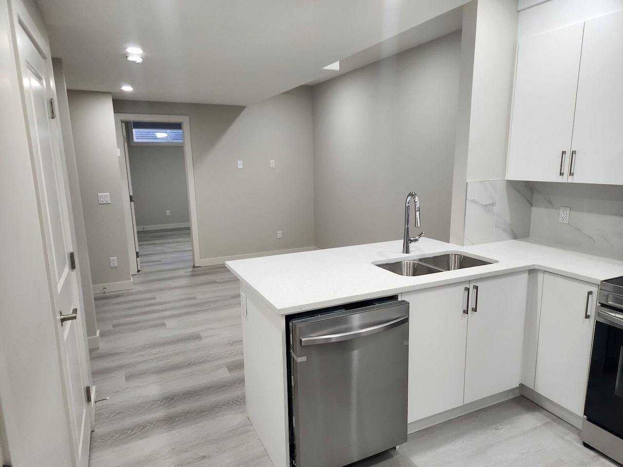 1147 Mahogany Blvd Se - Photo 7 of 12