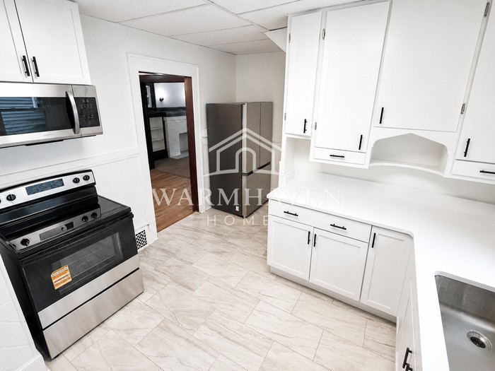 1007 Delia Ave - Photo 3 of 16