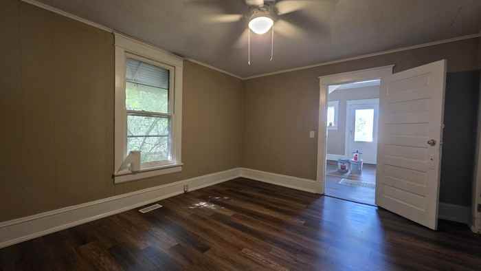 207 Hamilton St - Photo 3 of 7