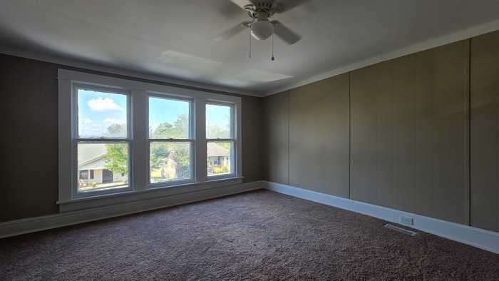 207 Hamilton St - Photo 5 of 7