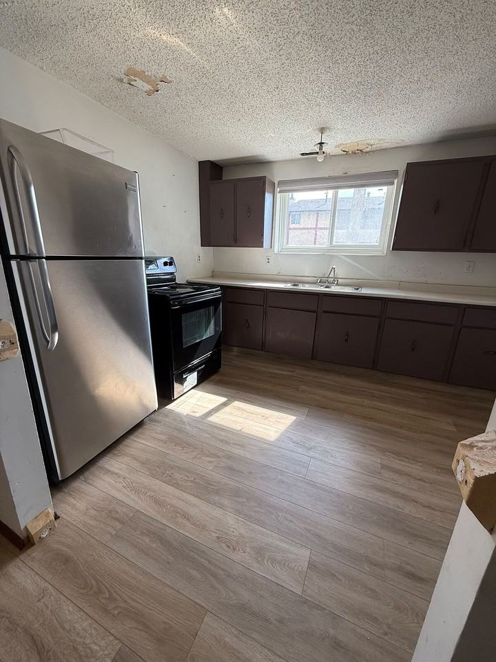 1542 35 St Se - Photo 7 of 26
