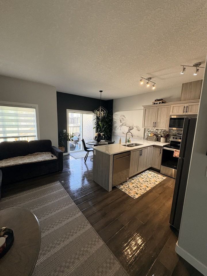 3212 66 St - Photo 4 of 13