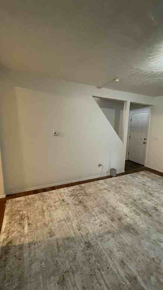 62 Whiteman Ave #2 - Photo 3 of 14