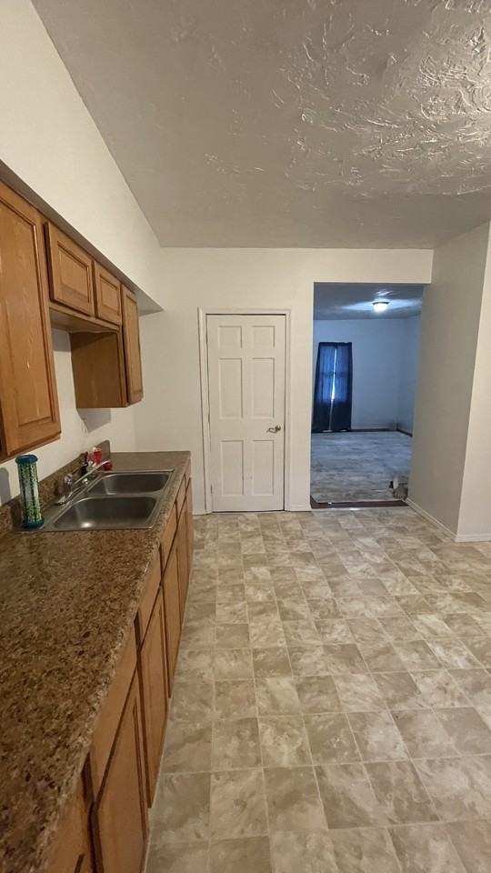 62 Whiteman Ave #2 - Photo 4 of 14