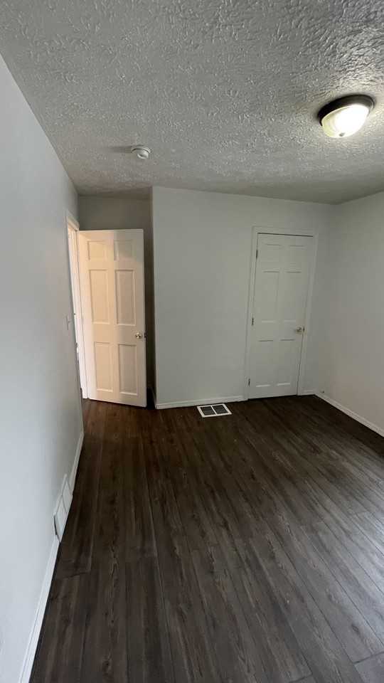 62 Whiteman Ave #2 - Photo 7 of 14