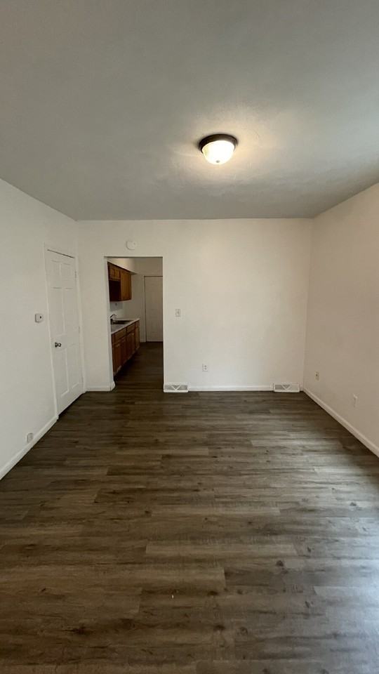 62 Whiteman Ave #1 - Photo 3 of 15