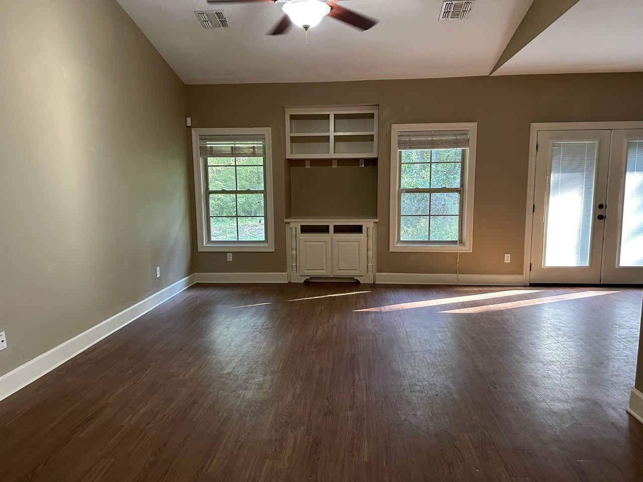 1411 Caney Ln #NA - Photo 5 of 18