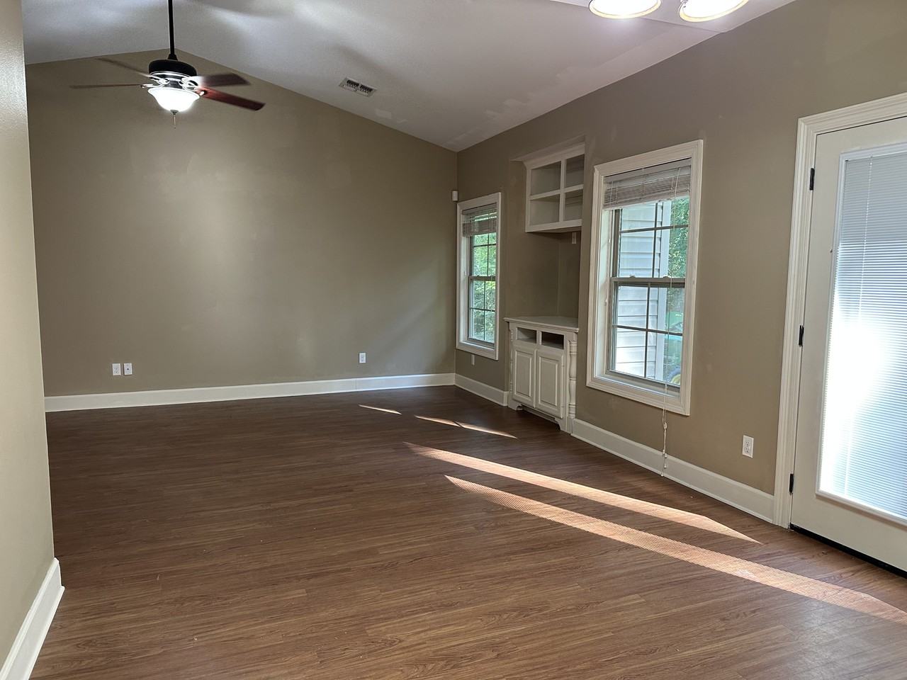 1411 Caney Ln #NA - Photo 7 of 18