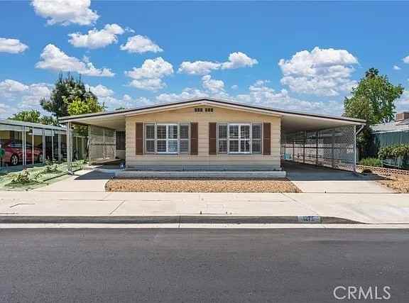 1275 W Johnston Ave